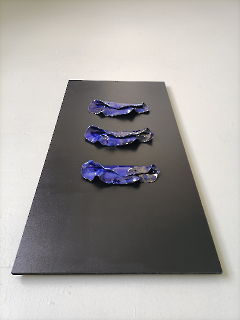 interconnected, 120x62, Keramik auf Holzplatte, 2023